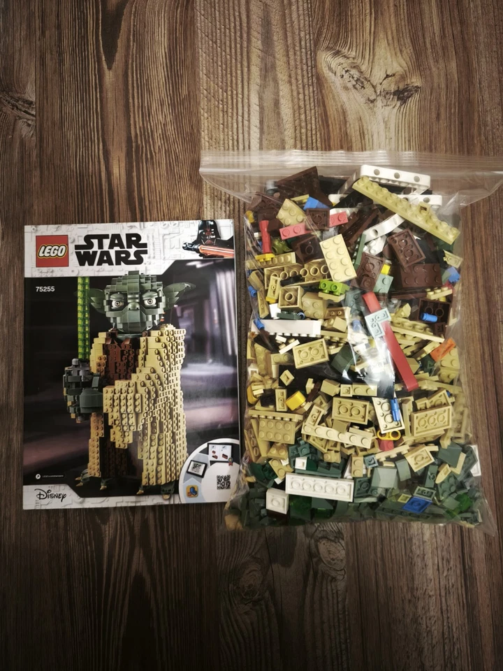 LEGO Star Wars 75255 Yoda, foto 2 de 2