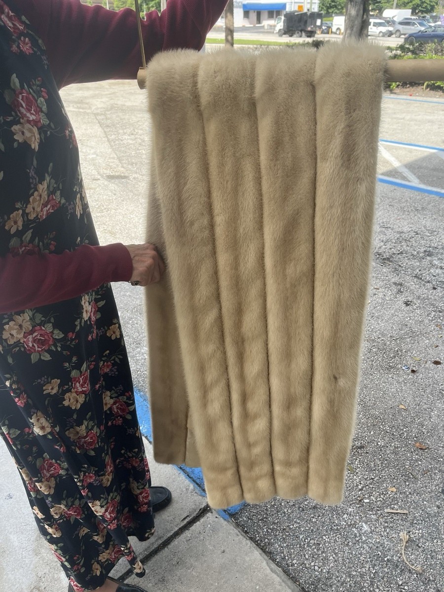 White Mink Stole/88" x22"