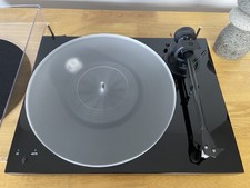 Pro-Ject X1 Belt-Drive Turntable - Gloss Black -less 50 hours use Boxed EX Cond