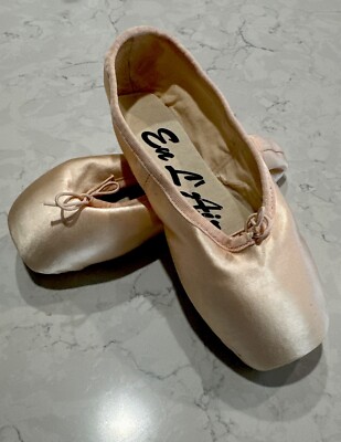 NEW Prima soft En L Air Ballet Pointe Shoes Orig $65 Size 5 Xxxx