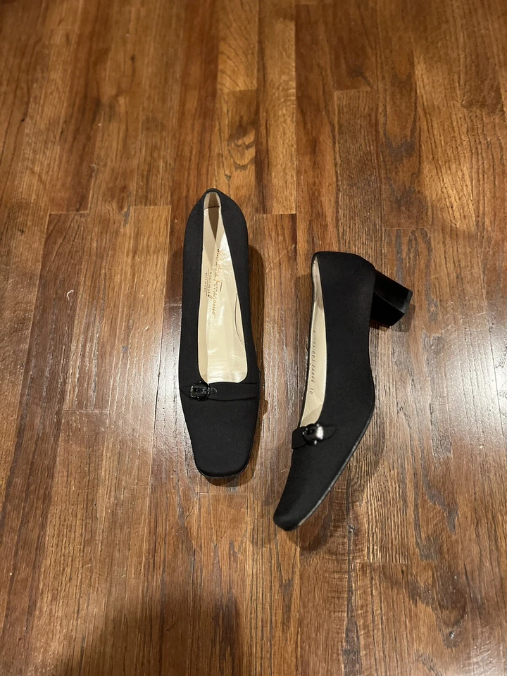 Zapatos de salón Ferragamo auténticos Salvatore Ferragamo Minuetto negros talla 10,5 Foto 4 de 4