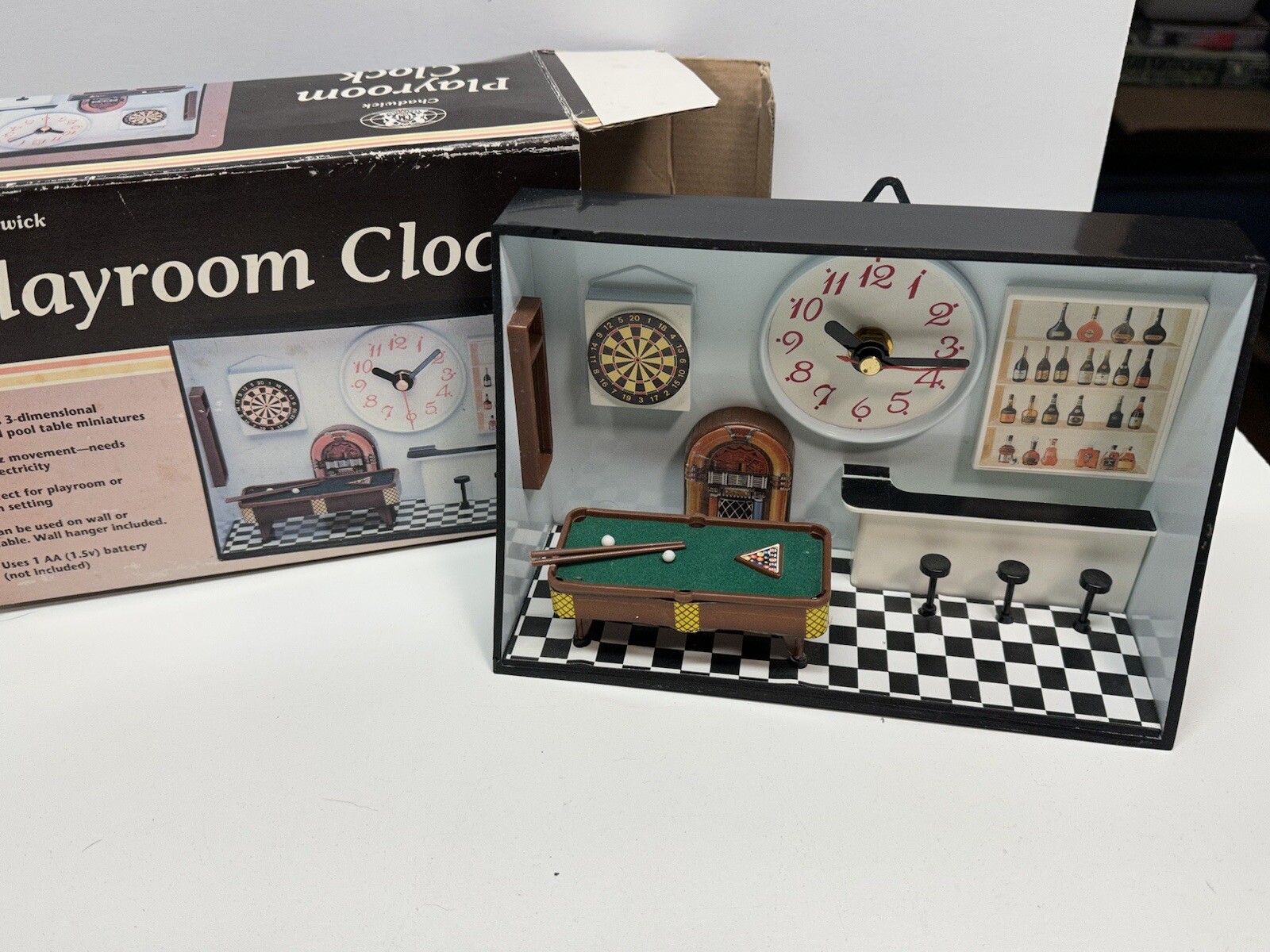 VINTAGE CHADWICK PLAYROOM CLOCK POOL TABLE BAR MAN CAVE COLLECTIBLE