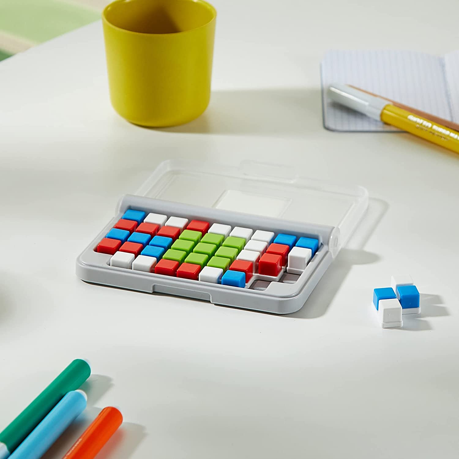 Smartgames IQ Focus Cognitive Skill-Building Travel Game with Portable Case Feat