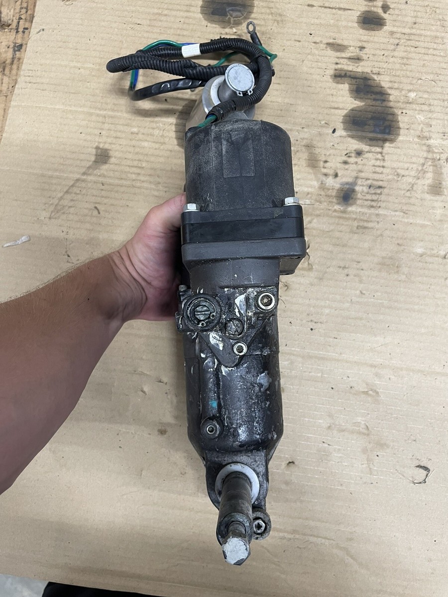 Suzuki 90 115 HP DF90 DF115 Outboard Power Trim & Tilt Unit Suzuki 90 115 HP DF90 DF115 Outboard Power Trim & Tilt Unit