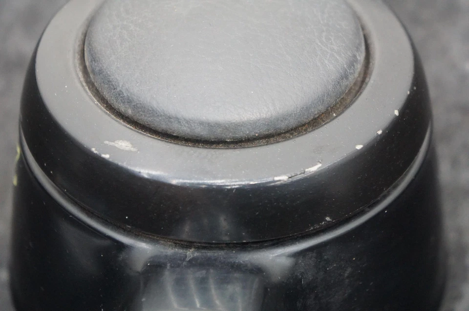 Volante dianteiro esquerdo preto fabricante de equipamento original UR12427 Rolls Royce prata sombra 1965-1977 - Imagem 2 de 4