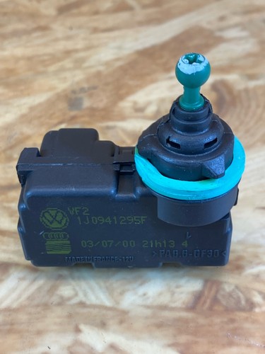381202 Stellmotor Scheinwerfer VW Golf IV Variant (1J) 1J0941295F