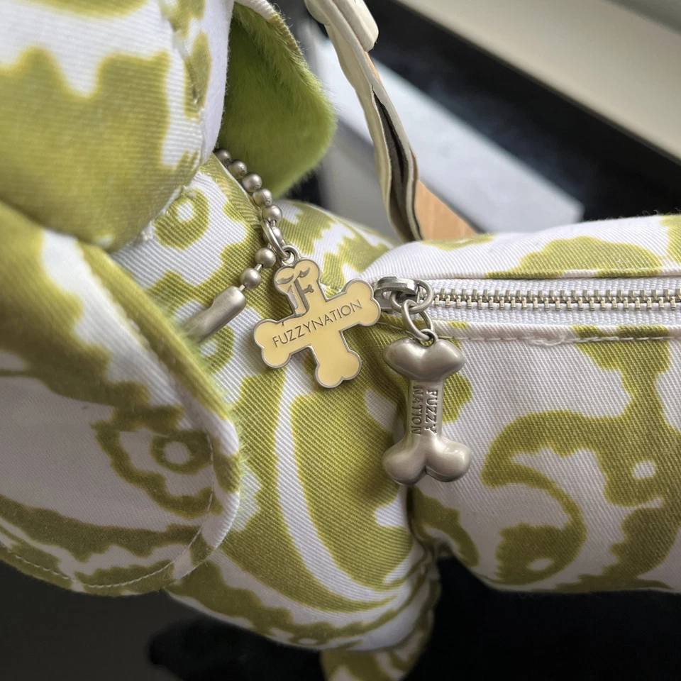 Monedero o monedero Fuzzy Nation Dachshund colección "Love on a Leash". Foto 4 de 4