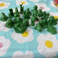 Vtg 1971 Tupperware Tuppertoys Green Figurines Toys Alphabet Lot of 19 Figures