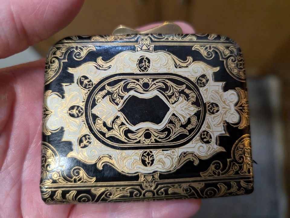 Vintage White, Gold & Black Leather Coin Purse Made in Italy - Image 4 of 4