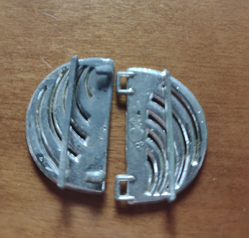 REDUCED - WIMICIA Belt Buckle 2 piece clips Antique White Metal rhinestone - Picture 3 of 3