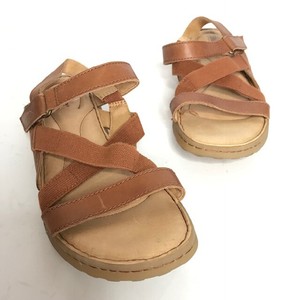 born manta sandals