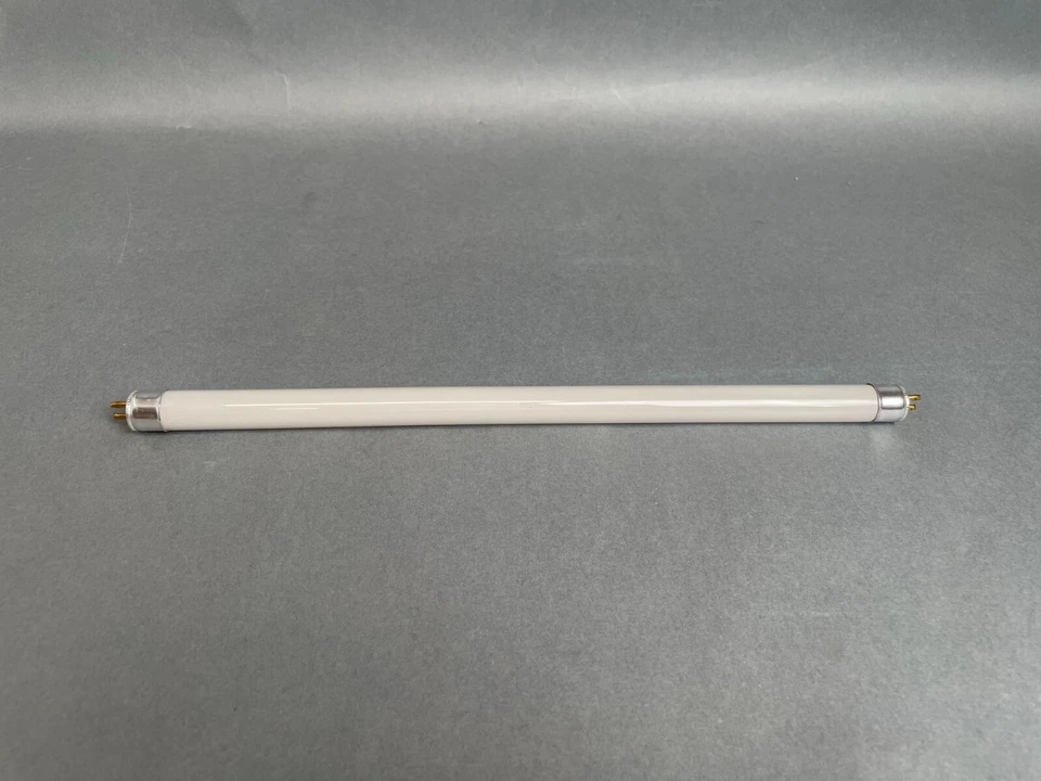 Maestrogen Transilluminator Replacement Bulbs 8 W 302 nm Total of 5 Bulbs - Image 4 of 4