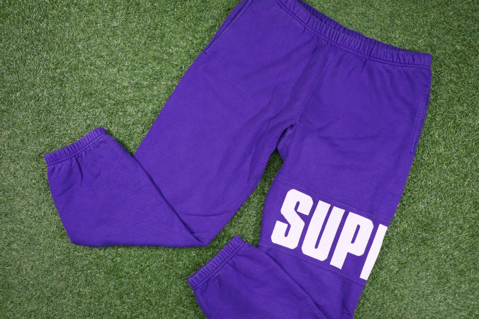 Pantalon de survêtement FW20 Supreme Rib violet taille M