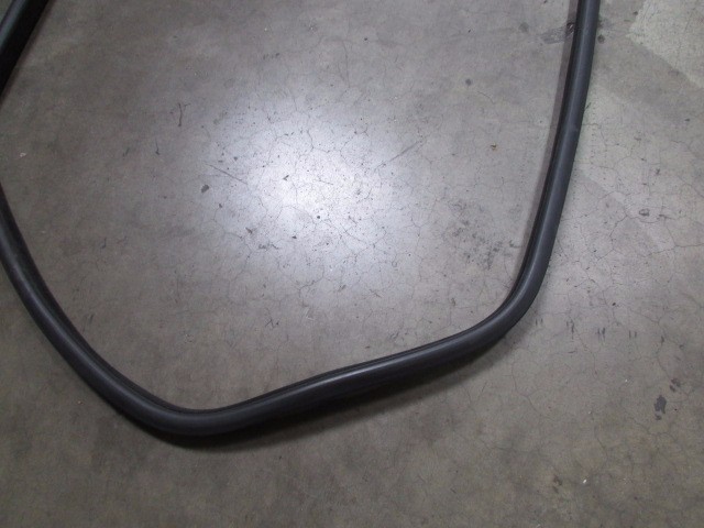 Maserati Quattroporte, LH, Left Rear Door Surround Moulding, Used, P/N 67485200