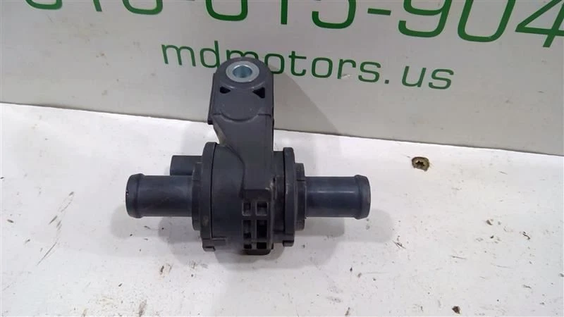 Toyota Camry 2019-2021 válvula de control de agua refrigerante OEM 16671-24020 Foto 4 de 4