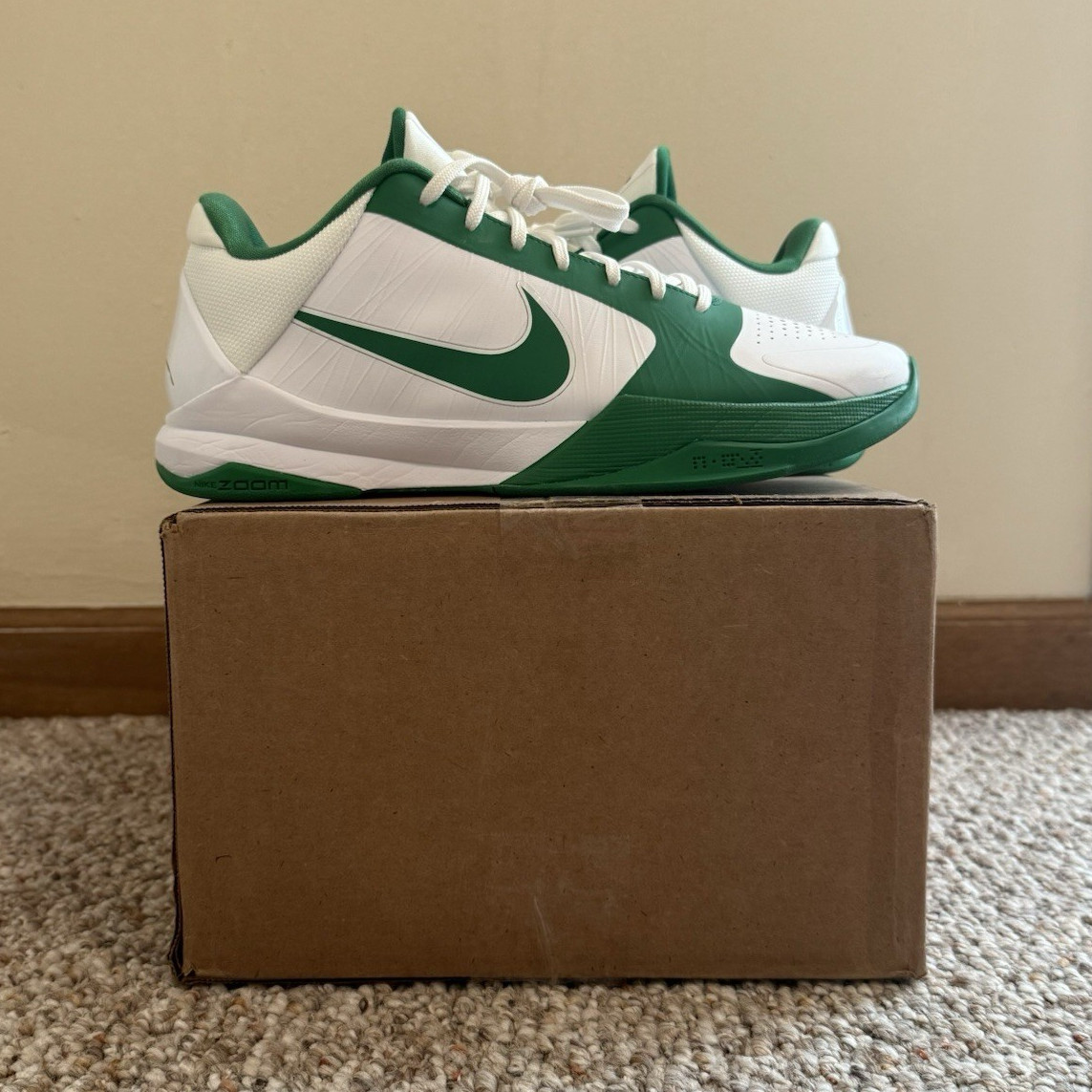 Nike Kobe 5 Oregon PE White Green Player Exclusive Rare US 9 Small