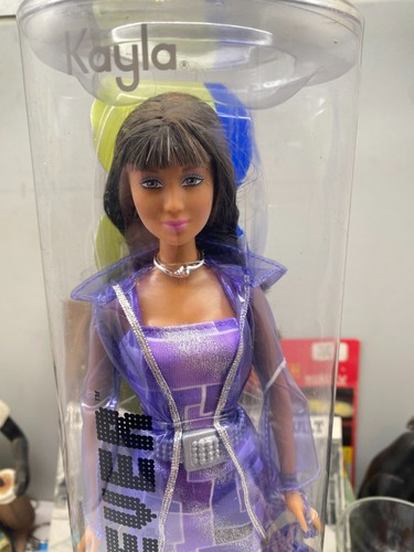 POUPEE BARBIE FASHION FEVER KAYLA MATTEL - Afbeelding 2 van 5