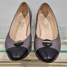 Salvatore Ferragamo Low Heel Pumps Two-Toned Rounded Toe Size 9B City Office