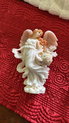Seraphim Classics Angel by Roman 8 . Harmony Love's Guardian #78040