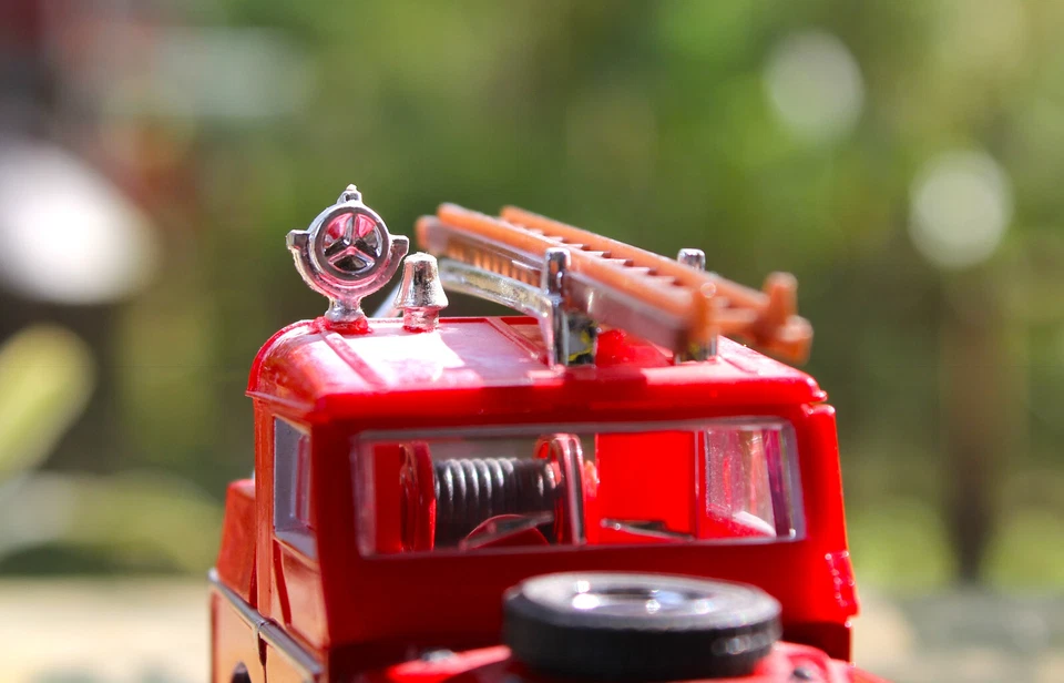 Land Rover Matchbox MODELOS DE ANTAÑO YFE02 1952 de colección con remolque, certificado de autenticidad y caja Foto 4 de 4