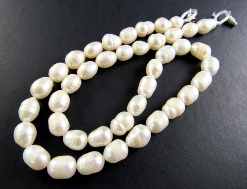 17" VINTAGE NECKLACE FRESHWATER / MOTHER OF PEARLS (D4)