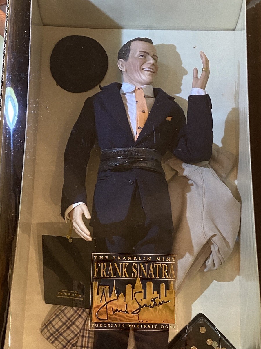 Porcelain Portrait Doll フランク　シナトラ Frank Sinatra Franklin Mint Porcelain Doll 17