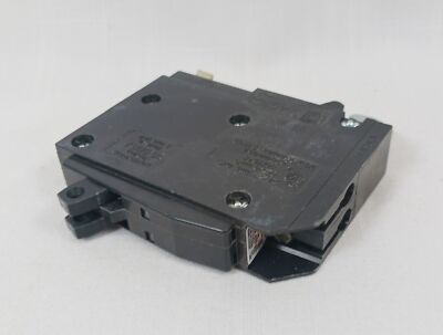 Circuit Breaker Dual 15A Type QOT DP-4075 120/240VAC Square D #14-#8 AWG
