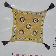 VINTAGE Crewel Stitchery Pillow Kit Snowflake-917 Made in USA 14" NOS
