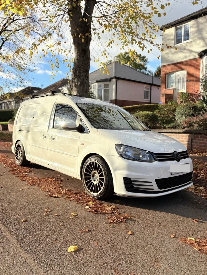 VW Caddy Maxi (Lots of Extras) (Day Van) (Camper Conversion Ready) - Image 2 of 4