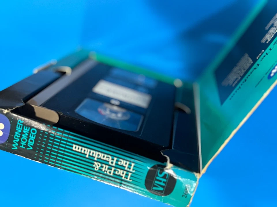 Pit and the Pendulum-VHS Warner Brothers RARE Book Box Vincent Price - Image 4 of 4