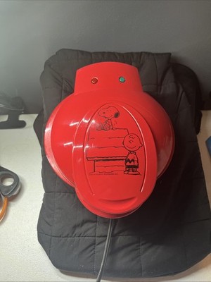 SMART PLANET INTERTEK SNOOPY PEANUTS WAFFLE PANCAKE MAKER #WM-6S open box
