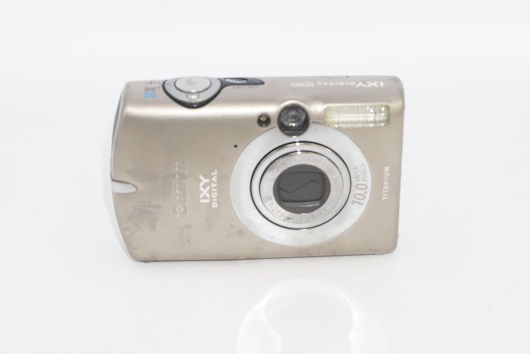 Canon IXY DIGITAL 10MP Compact Camera 2.5