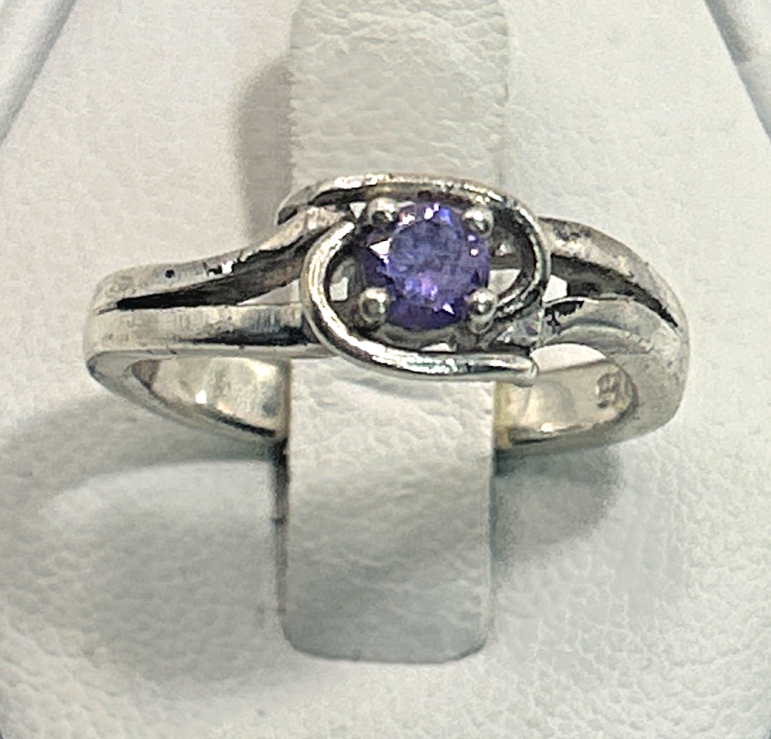 Vintage Sterling Silver Ring Size 5.5 with Purple Stone