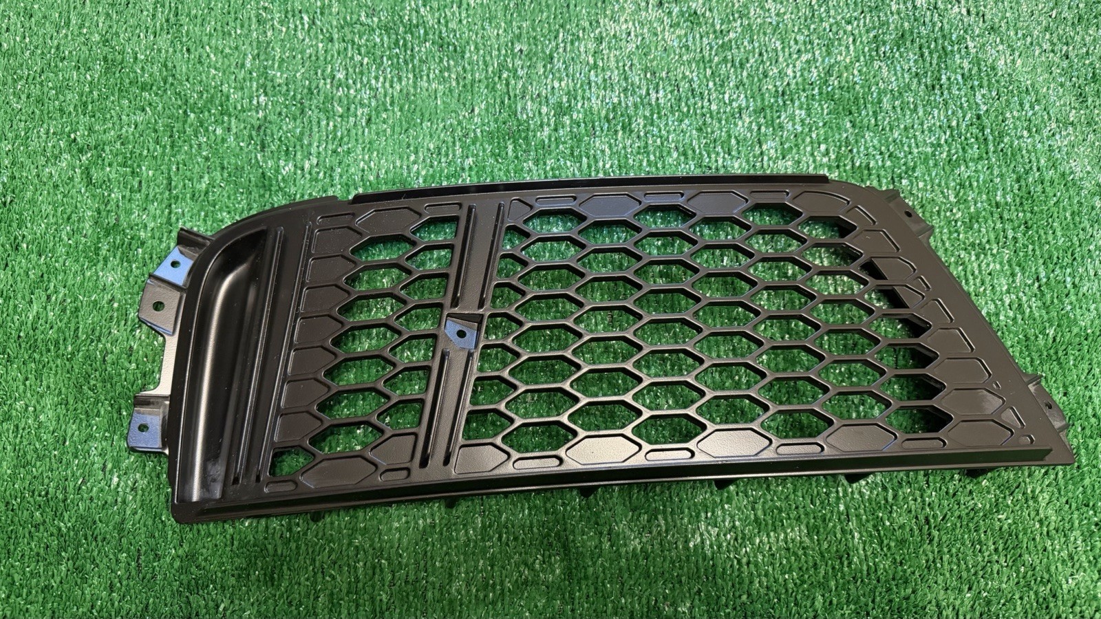 New Audi R8 Right Rear Bumper Grille 4S0807698A OEM