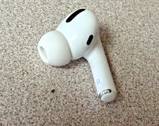 Apple AirPods Pro A2083 Right Earbud - White, Active Noise Cancel-Static