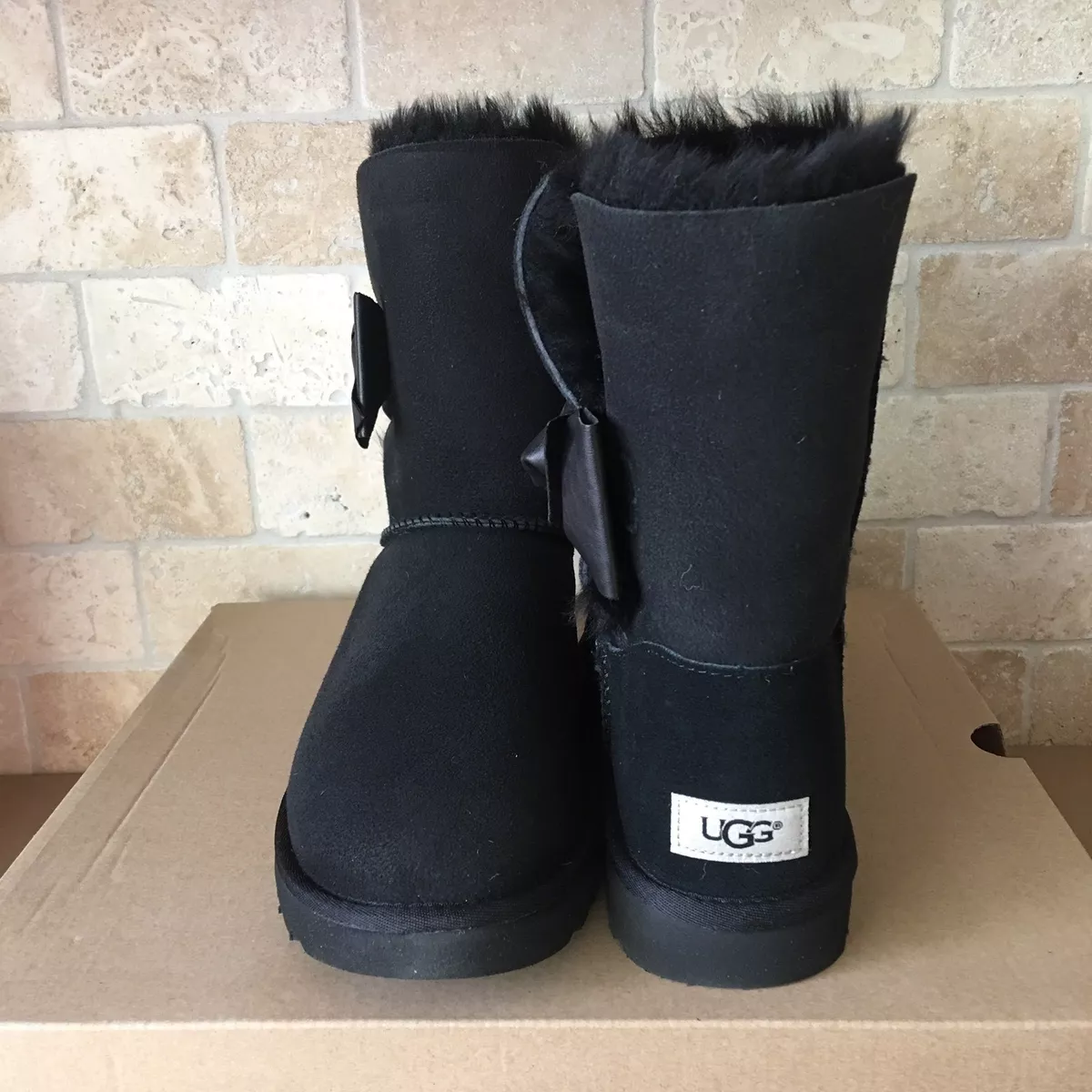UGG Daelynn Black Bailey Bow Suede Classic Short Winter Boots Size US 6 Women