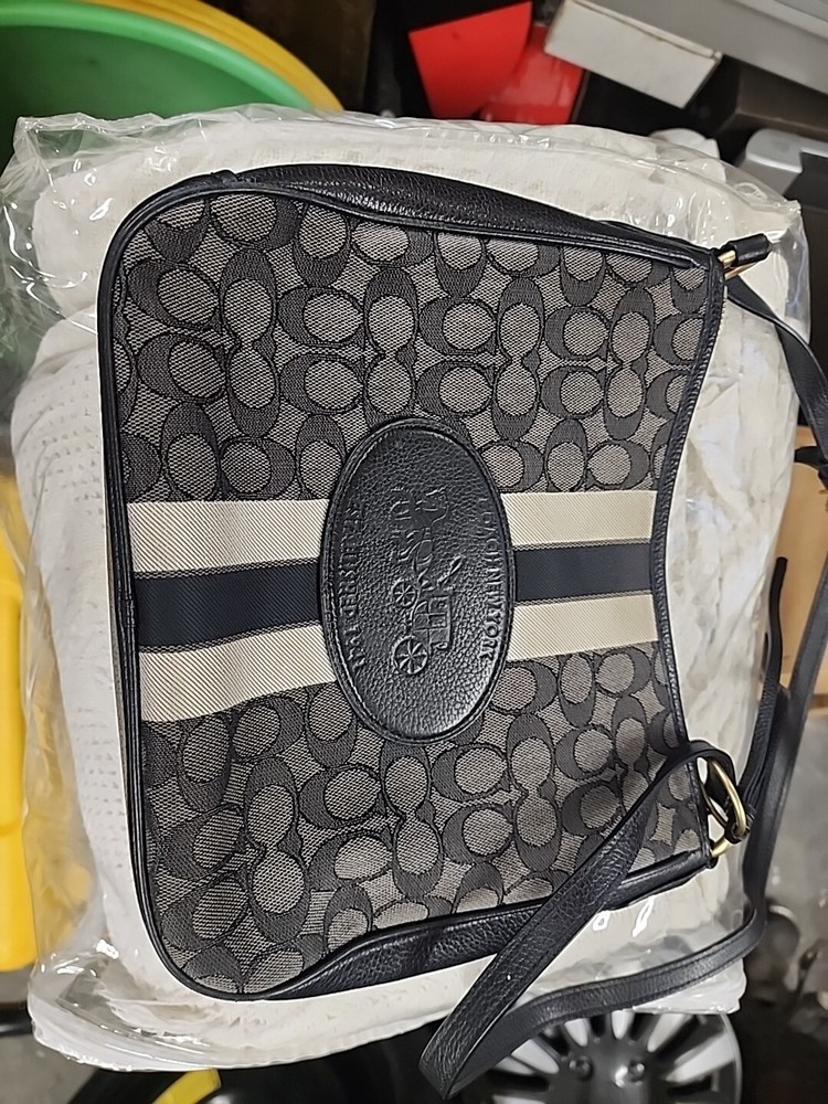 Coach K2079-5875 Horse And Carriage