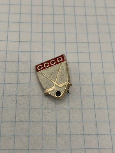 Pin Badge Sport Hockey Winter sport Hockey Puck USSR Soviet Original Vintage #25 - Picture 2 of 3