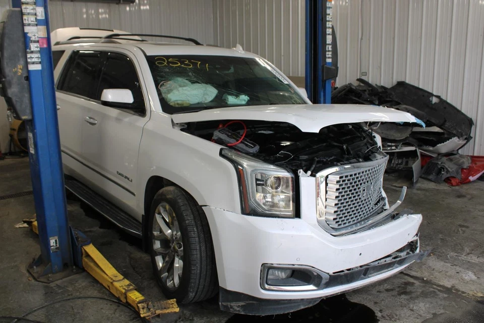 2017 GMC Yukon Left Rear Door Panel Trim Gray Used OEM 163K Miles Foto 2 de 4