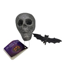 Light-up LED Skull Styrofoam  clip on black bat  untested