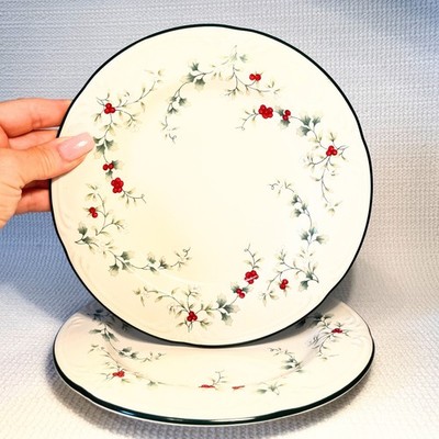 Set of 2 Pfaltzgraff Winterberry Salad Plate Holly Berry Mistletoe Christmas 8 