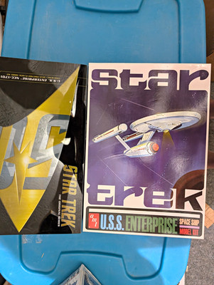 AMT Star Trek U.S.S. Enterprise NCC-1701 Starship Model Kit 1:650 w/ Stand