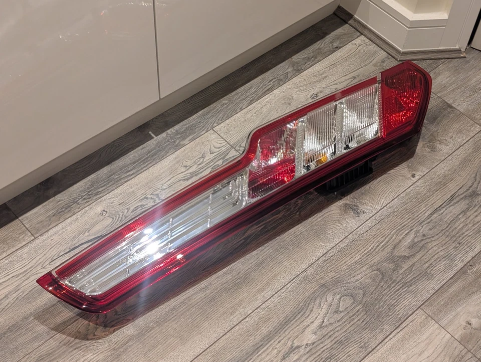 FORD TRANSIT CUSTOM MK8 TAILLIGHT LEFT SIDE BK2113405AJ BRAND NEW REAR LAMP OEM - Image 2 of 4