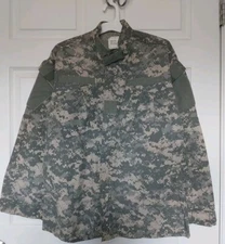 US Army Combat Uniform  Coat ACU Digital Size Medium-Long