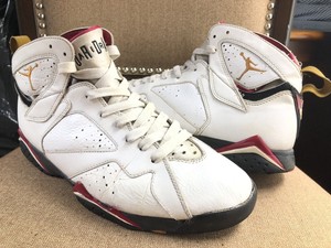 jordan branco e dourado