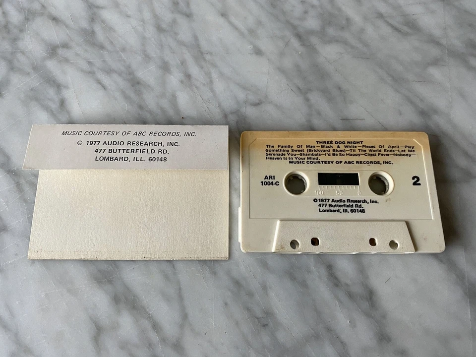 Одноименная КАССЕТА Three Dog Night 1977 ARI 1004-C J Chuck Negron РЕДКАЯ! - Изображение 2 из 3