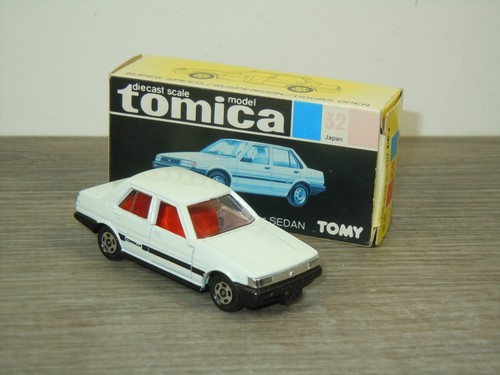 Toyota Corolla 4door Sedan - Tomica 32 Japan 1:61 - in Box *67270 - Picture 4 of 5