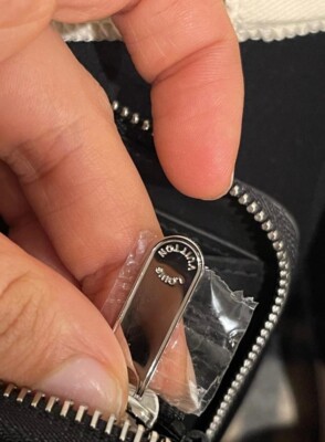 Authentic Louis Vuitton Monogram Black Mahina Leather Zippy Wallet