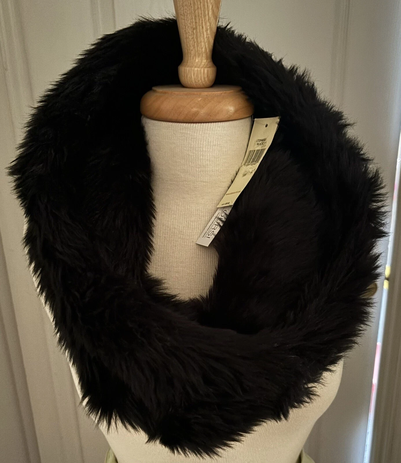 NWT ~ Lord & Taylor Soft Black Faux Fur Loop Neck Warmer Scarf MSRP $58
