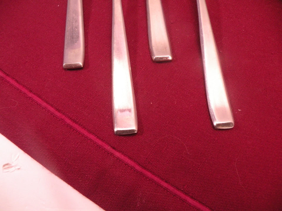 "Juego de 4 tenedores de ensalada cubiertos Cambridge Silversmiths ASCEND MIRROR 7 1/4"" B" Foto 3 de 4